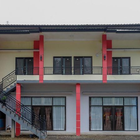 RedDoorz @ Gerbang Dieng Plateau Area Wonosobo Bagian luar foto